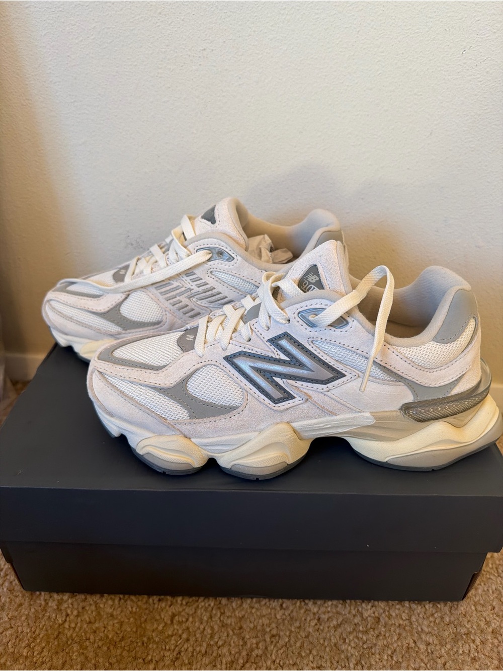 New Balance White/Grey 9060 W6.5
